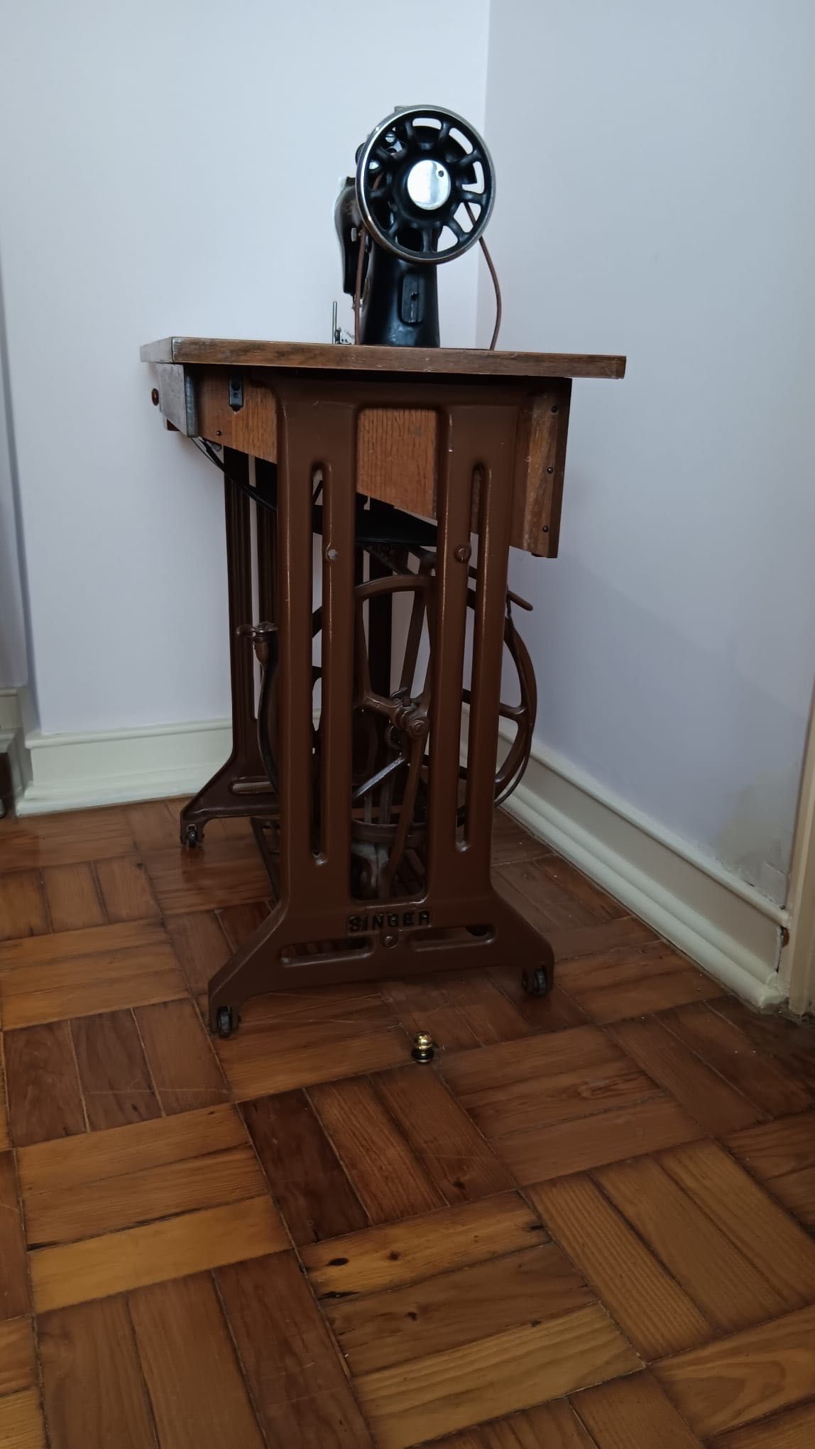 Máquina costura antiga Singer com Movel