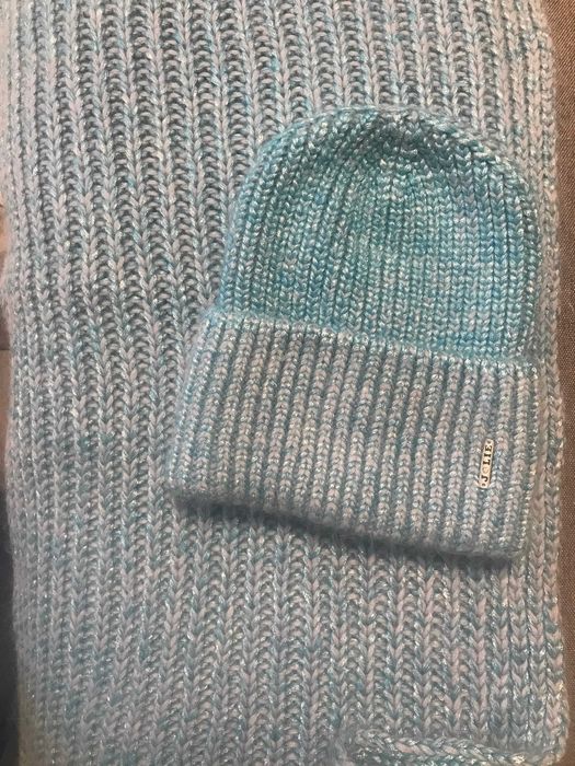 Шапка и объемный снуд