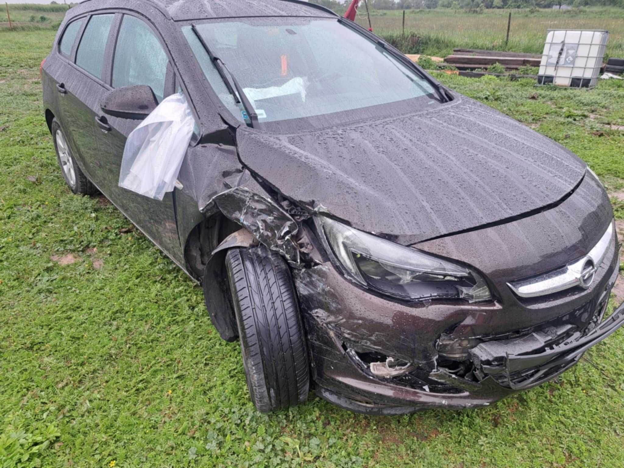 opel astra j 2015 uszkodzony