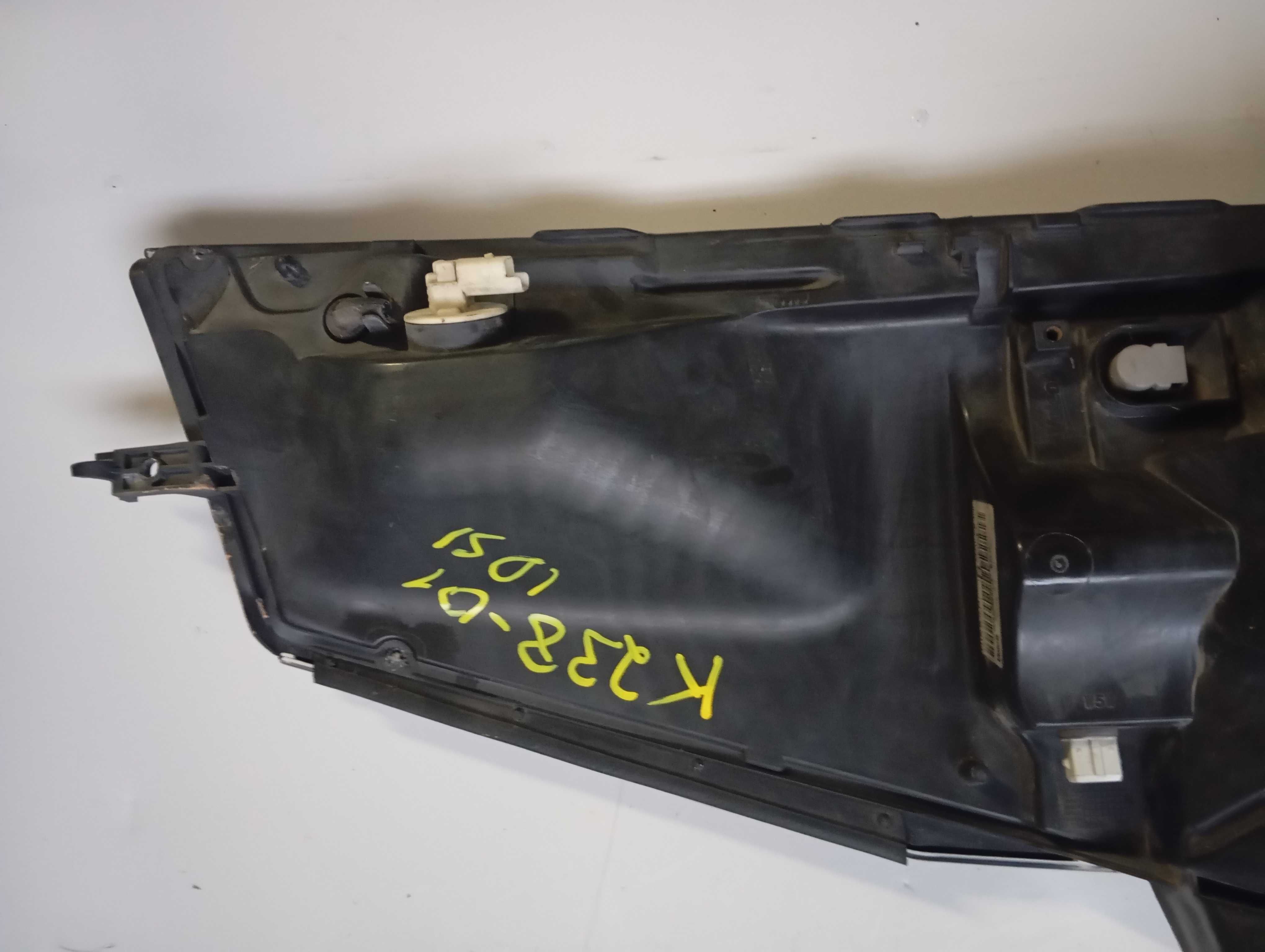 Prawa przednia lampa do Nissan Cabstar / Renault Maxity K238-01