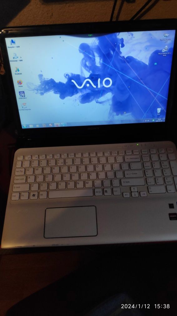 Laptop SONY Vaio Intel Core i3/AMD Radeon/8GB RAM/dysk SSD 320GB