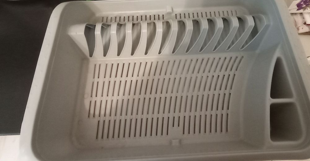 Suszarka do naczyń 39.5x29.5 cm Standardowa kupiona w TK MAX. Idealna.