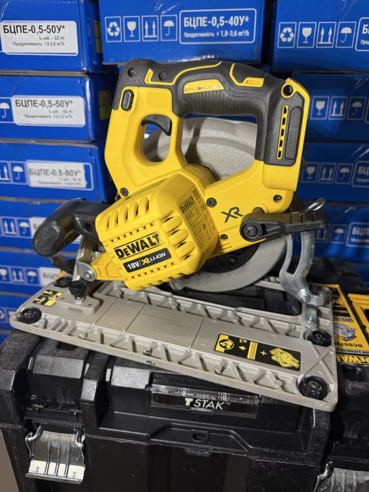 Пила дискова акумуляторна DeWALT DCS572 паркетка торцовка