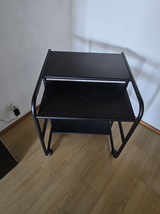 Secretária em metal preta