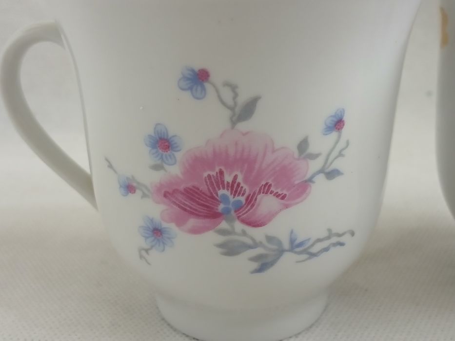 Чашки    фарфор.