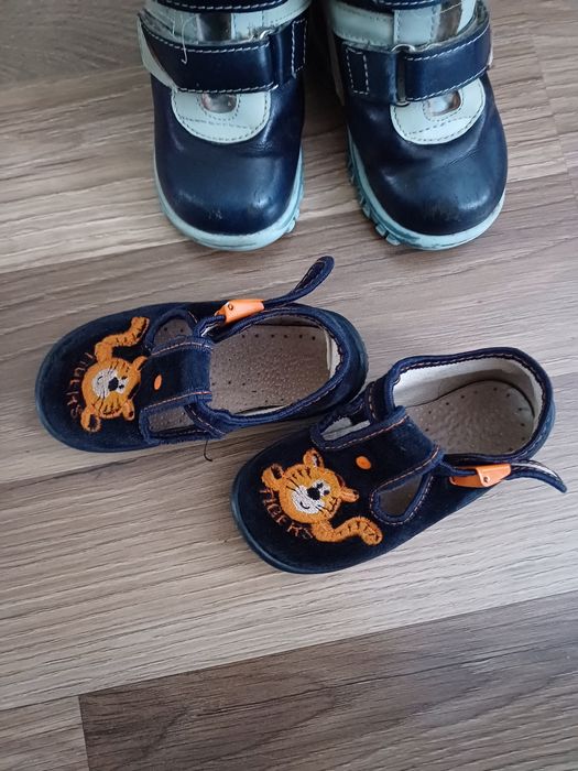 Buty dla chłopca kozaki śniegowce i kapcie 21