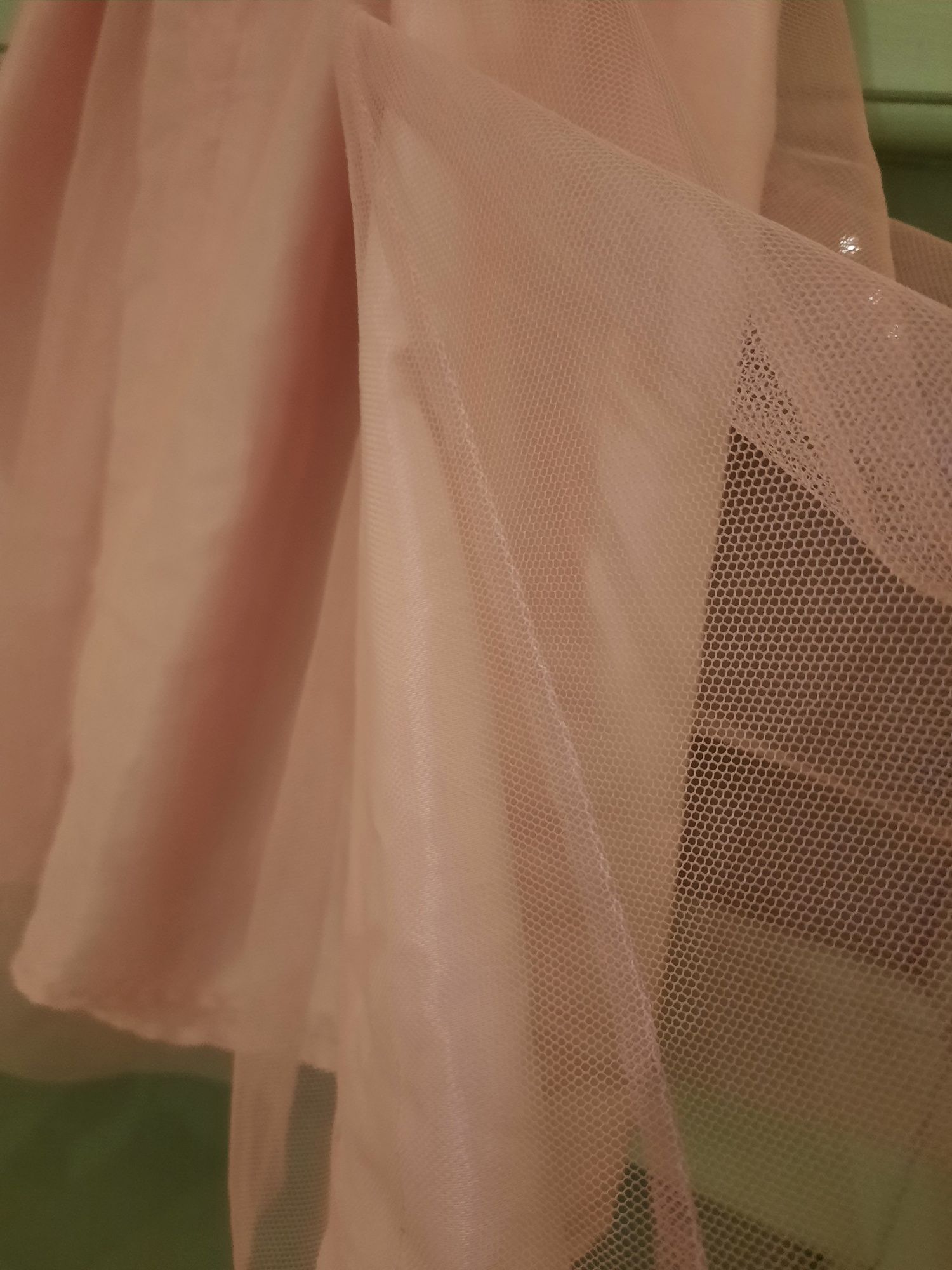 Elegancka sukienka rozm. 122 128 cm tiulowy z podszewka