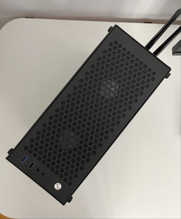 Komputer stacjonarny maly ITX, RTX 5060, Ryzen 9