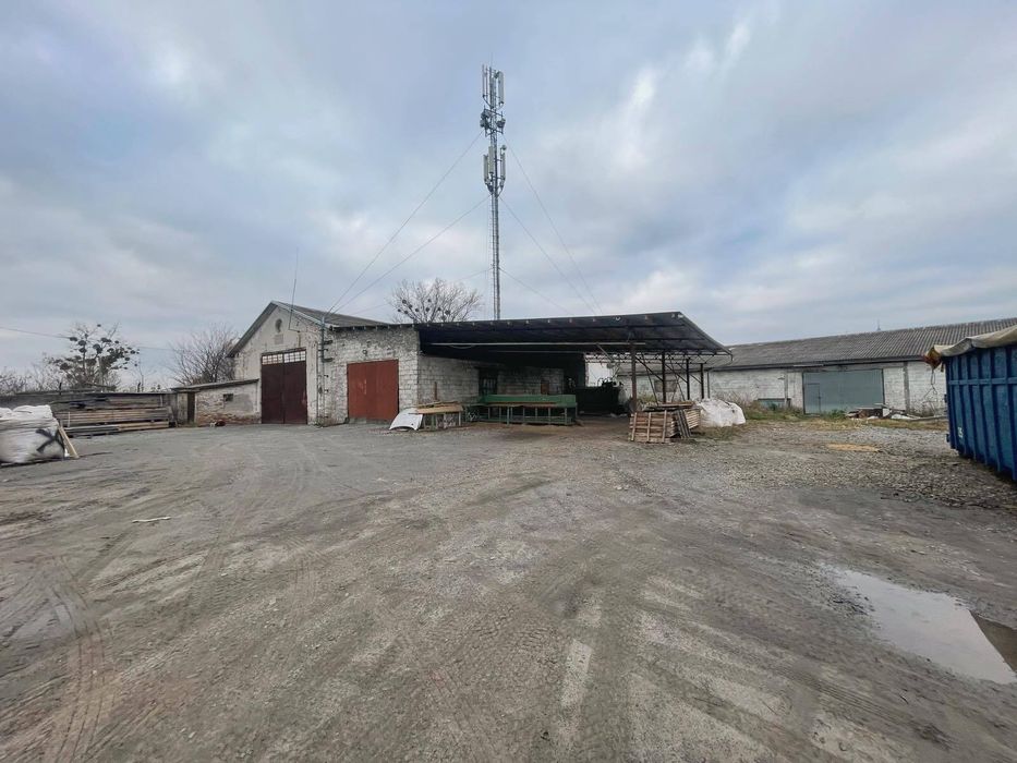 Оренда виробничого приміщення 340 м² з тельфером поблизу Львова
