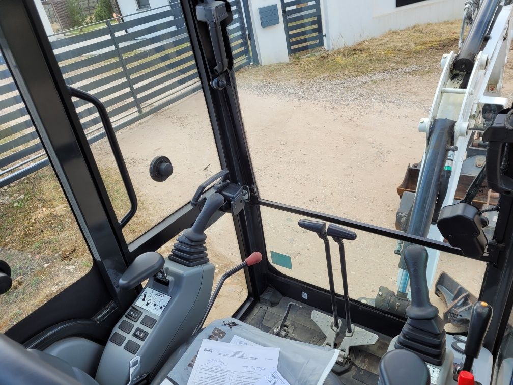 Minikoparka Bobcat e19