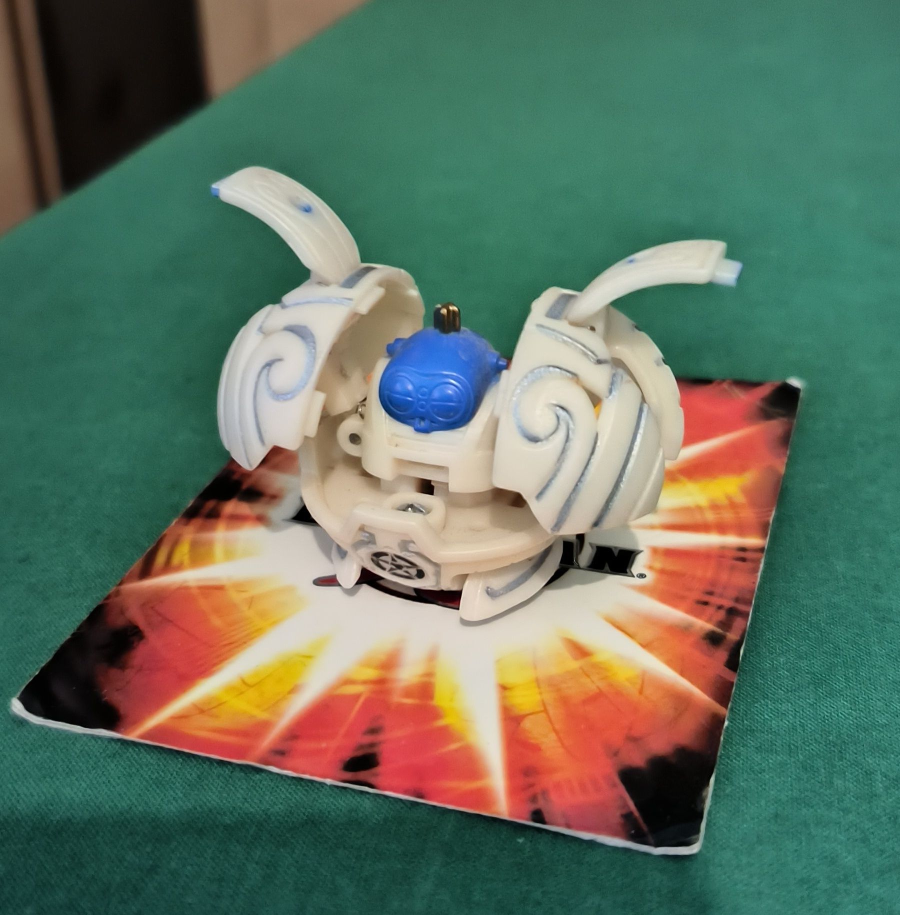 Bakugan Haos Clayf 600G