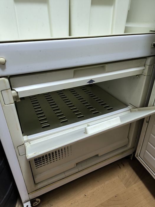 Продам холодильник SNAIGE.