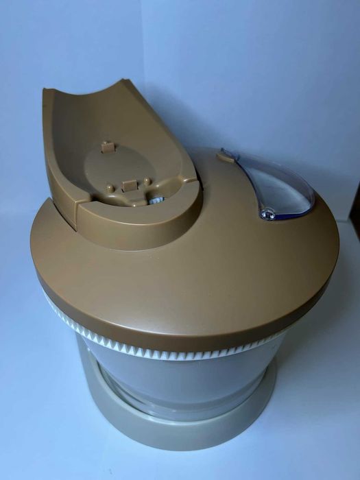 Mikser robot kuchenny z misa obrotowa