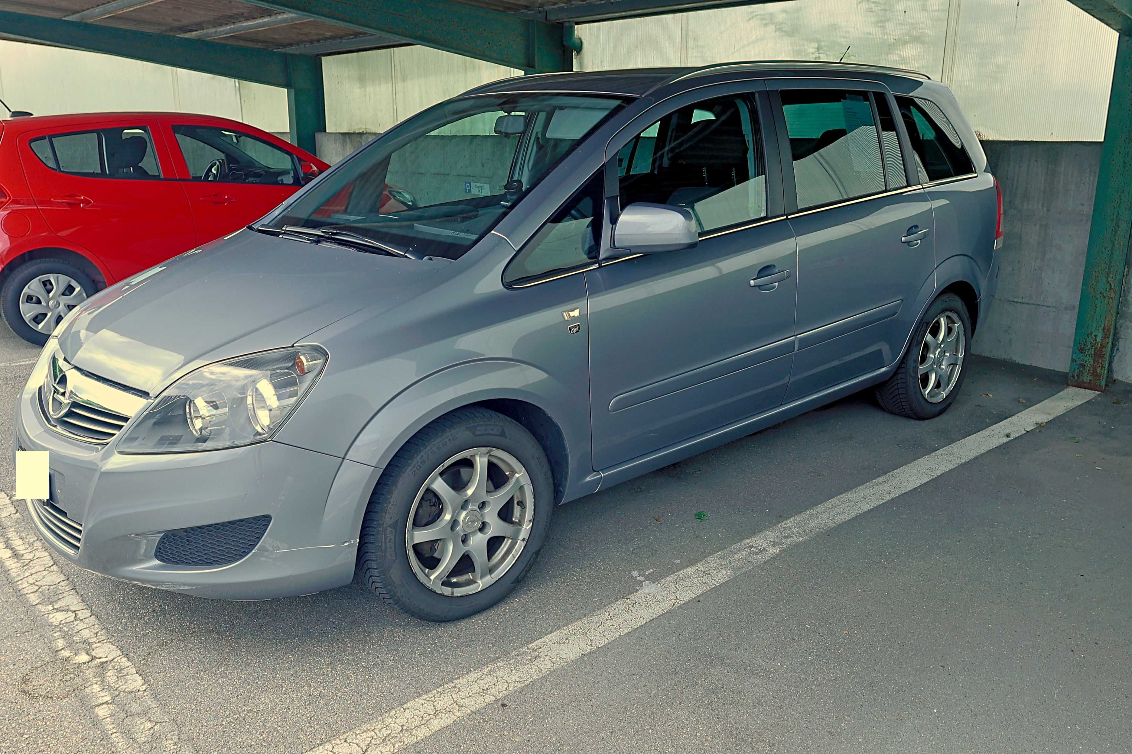 Sprzedam Opel Zafira B 1.8 Benzyna – Auto gotowe do jazdy!