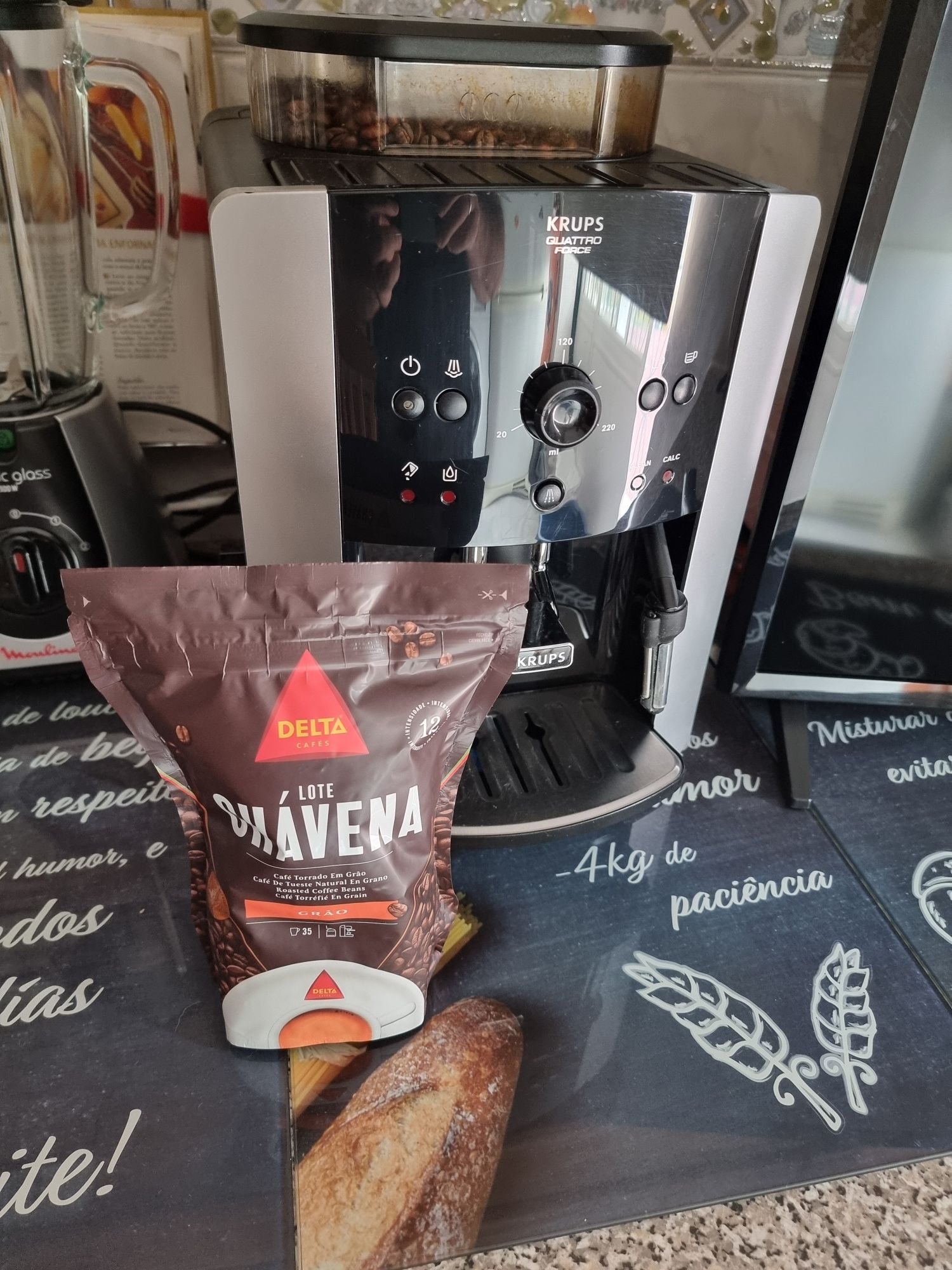 Máquina de café Krups.