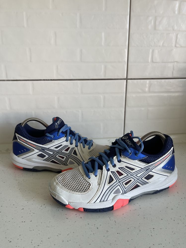 Кросовки asics.Волейбольні кросівки Asics GEL-TASK 38р