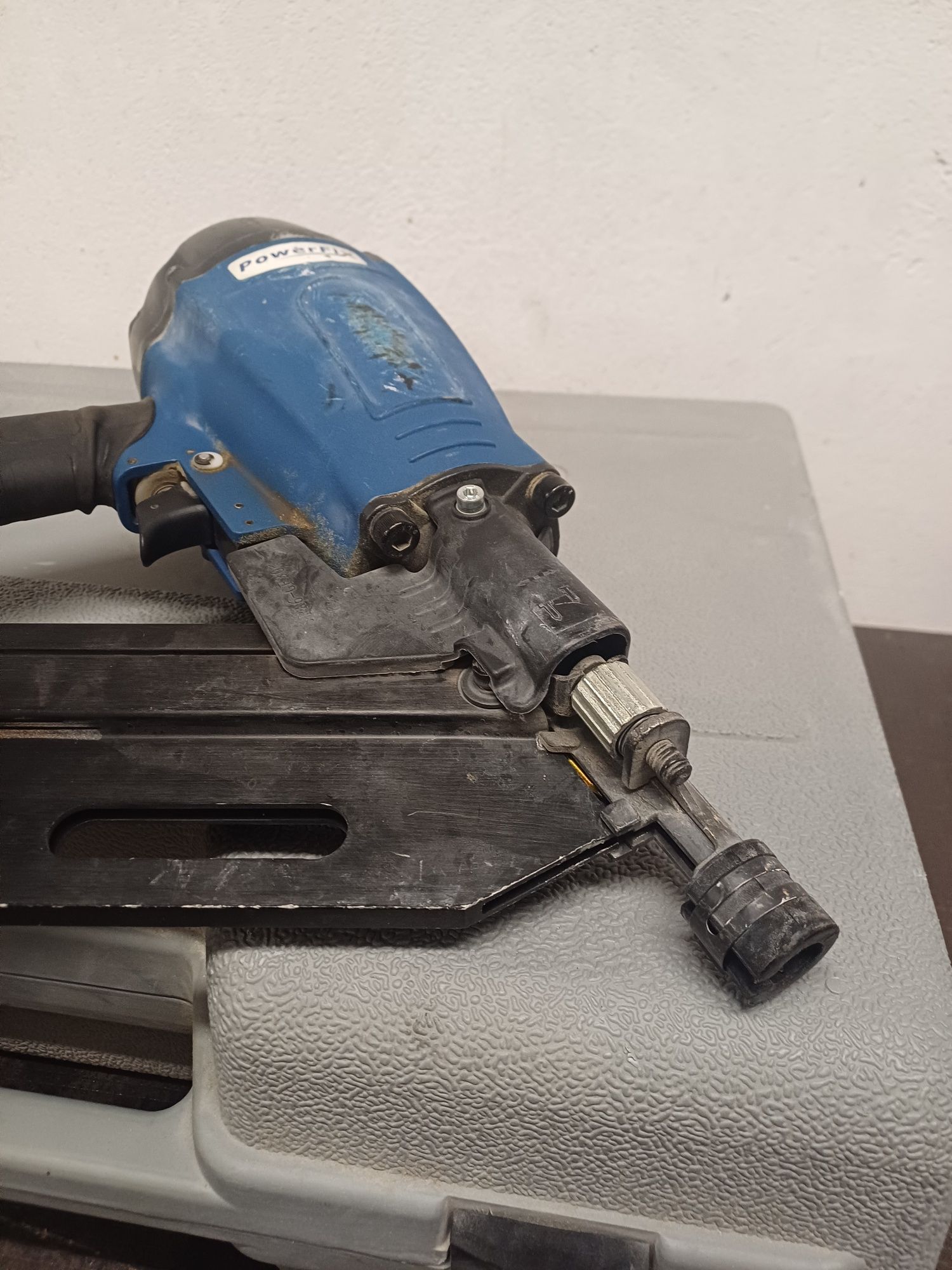 Gwozdziarka Pneumatyczna dekarska PowerFix