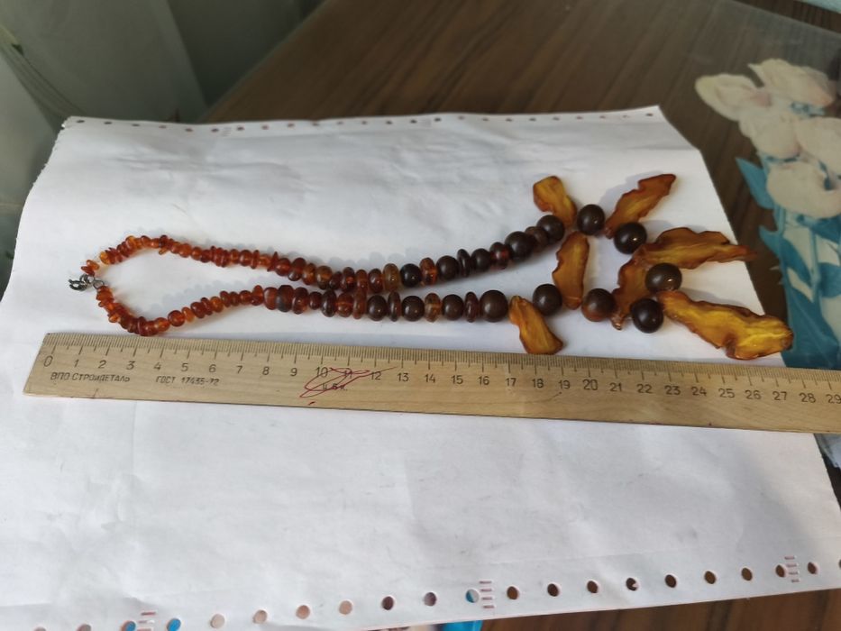 Янтарное ожирелье ( бусы)