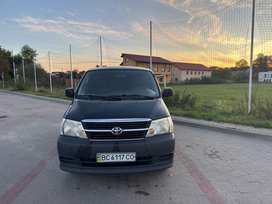 Toyota Hiace 2010р