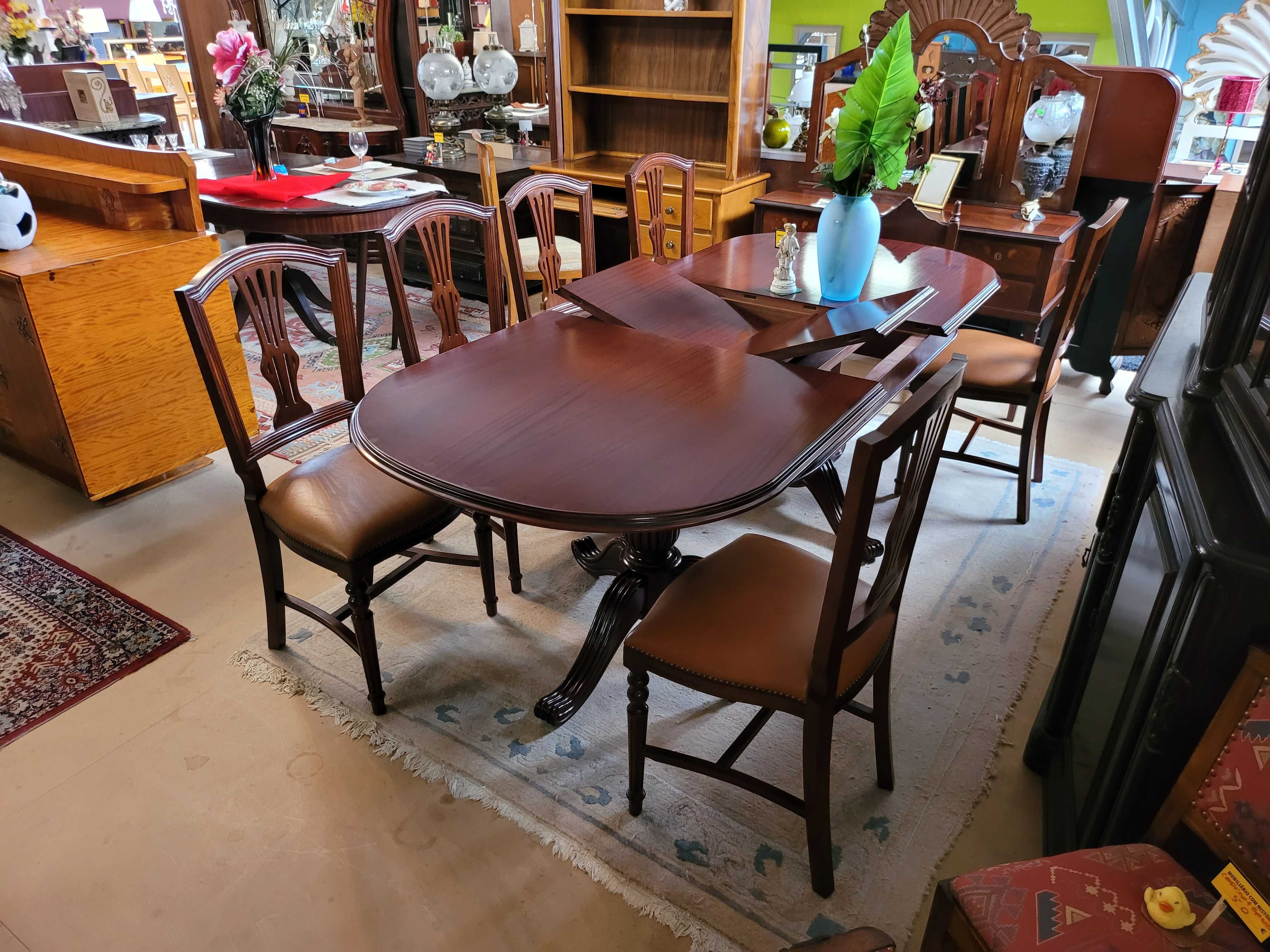 Mesa de sala em madeira com dois pés de galo - Extensí