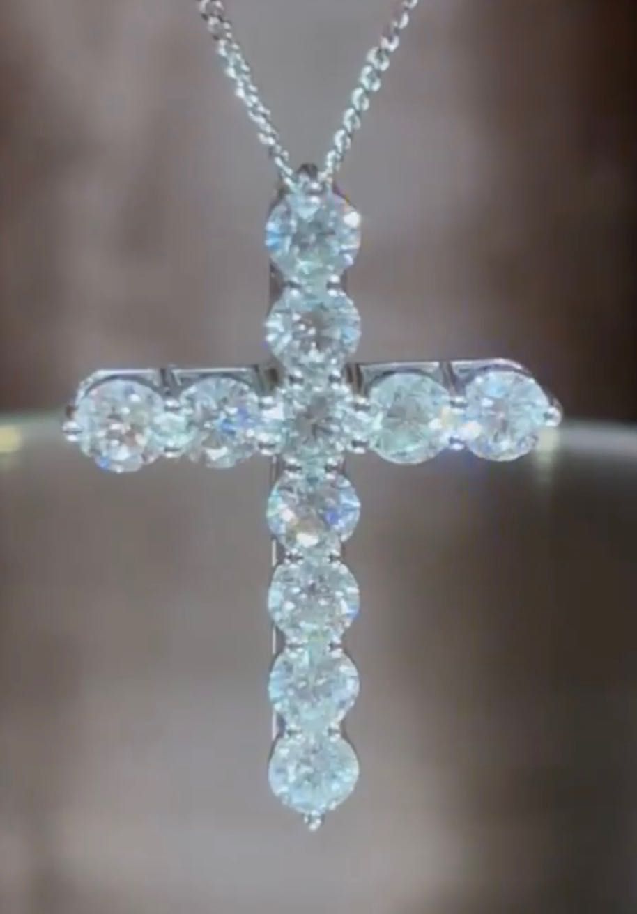 Продам крестик с бриллиантами