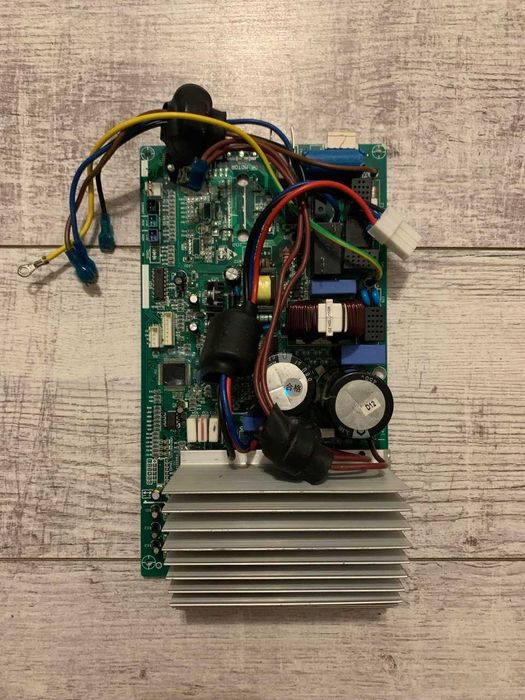 Плата для зовнішнього блока інверторного кондиціонера