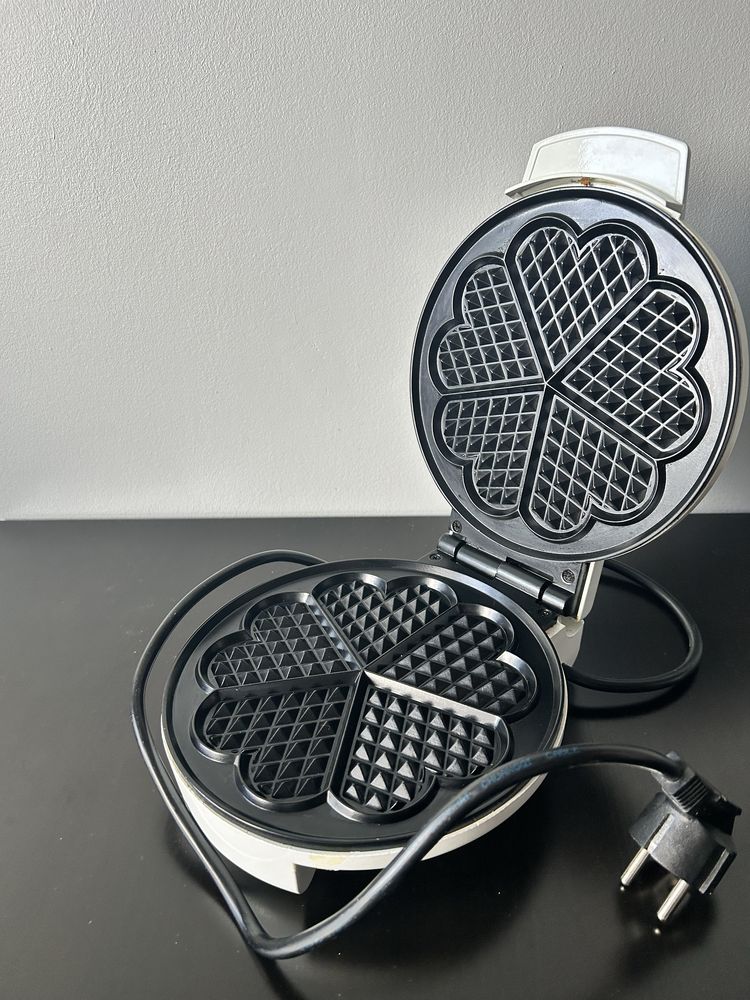 Gofrownica serca 850 W