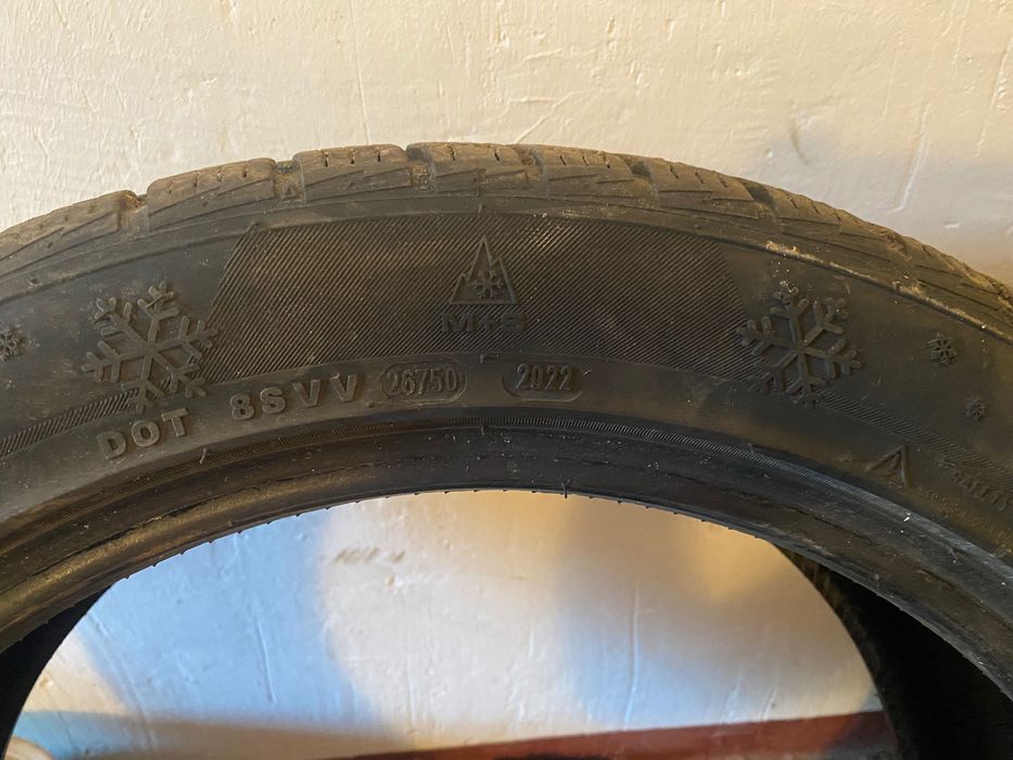 Гума автомобільна зимова Petlas snow master w651 235/45/R18 б. в.