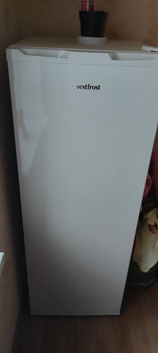 Продам морозильную камеру Vestfrost VD205FW 5840грн.