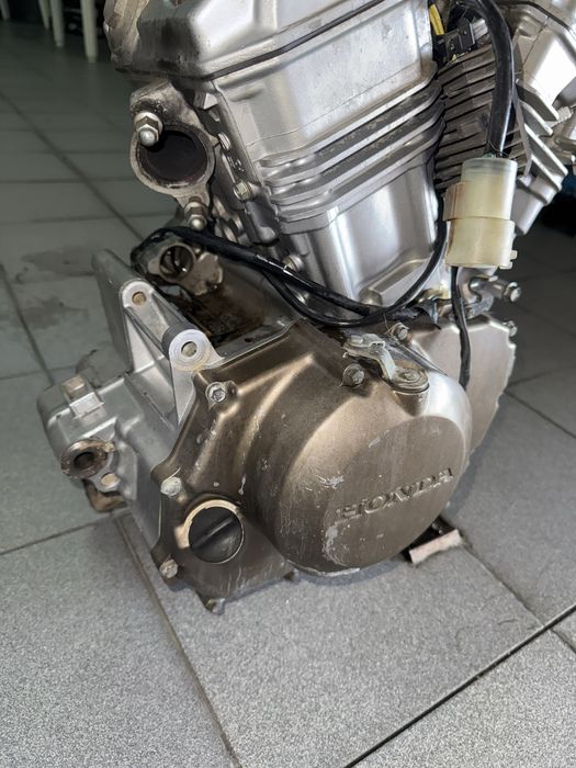 Motor Africa Twin XRV 750 RD04