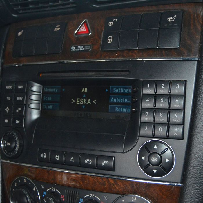 mercedes-benz w203 lift kombi panel radio odtwarzacz cd dvd gps a20387