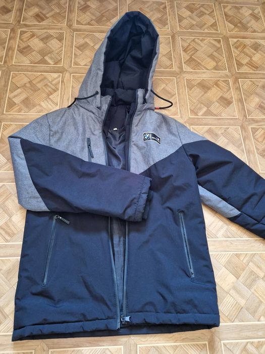 Продам куртку на мальчика