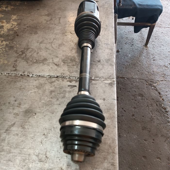 Продам полуось BMW