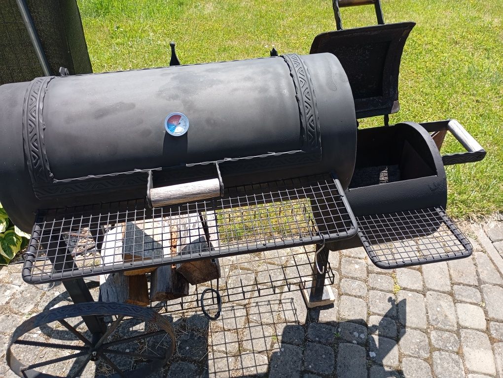 Grill ogrodowy  lokomotywa
