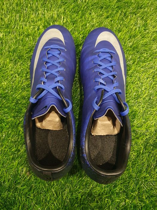 Półprofesjonalne Pro korki Nike Mercurial Veloce II FG 42