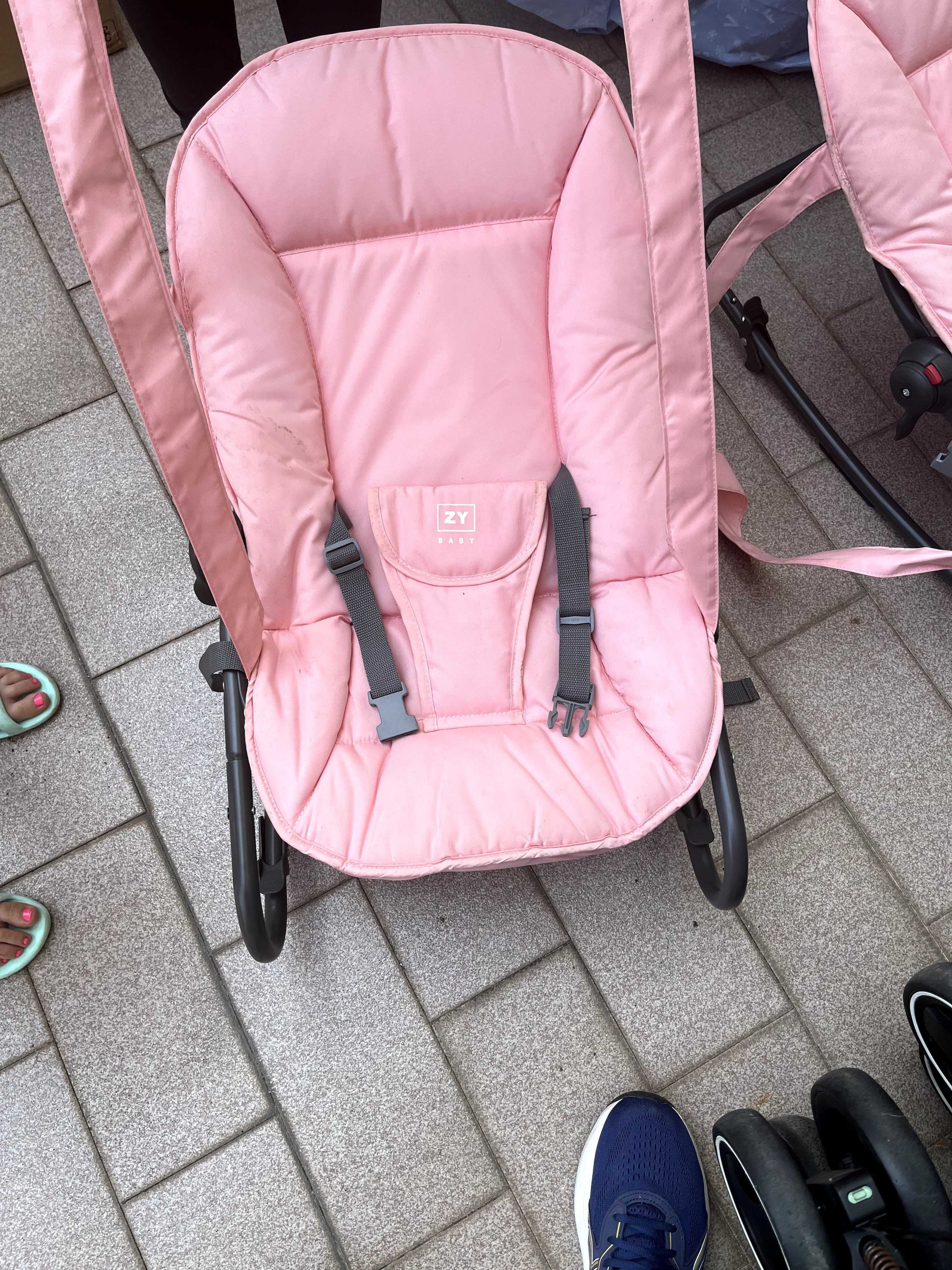 3 Espreguiçadeiras bébé - 1 chicco 2 Zippy