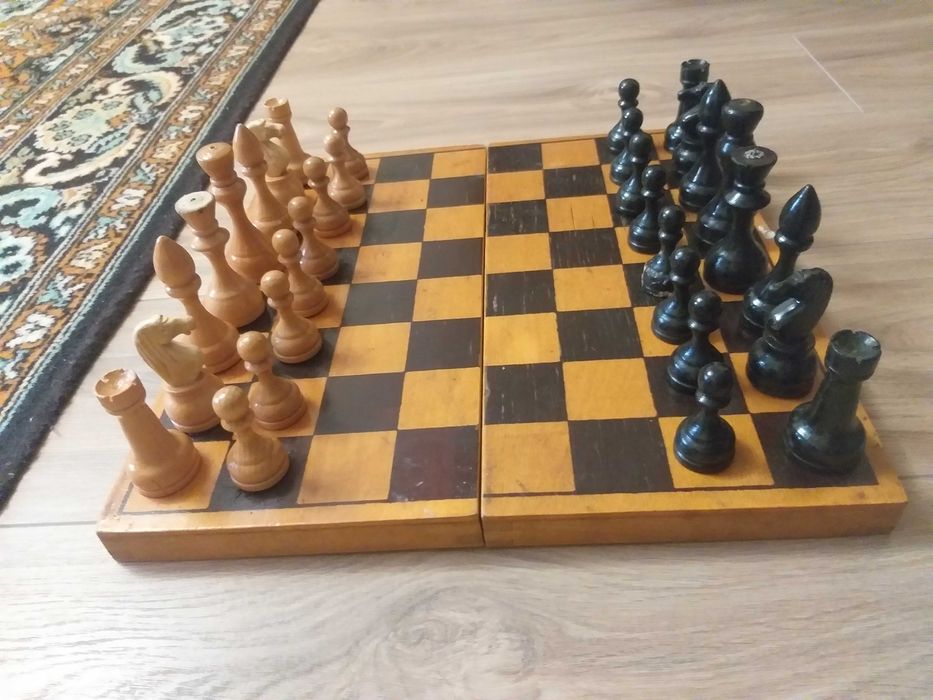 Деревянные шахматы