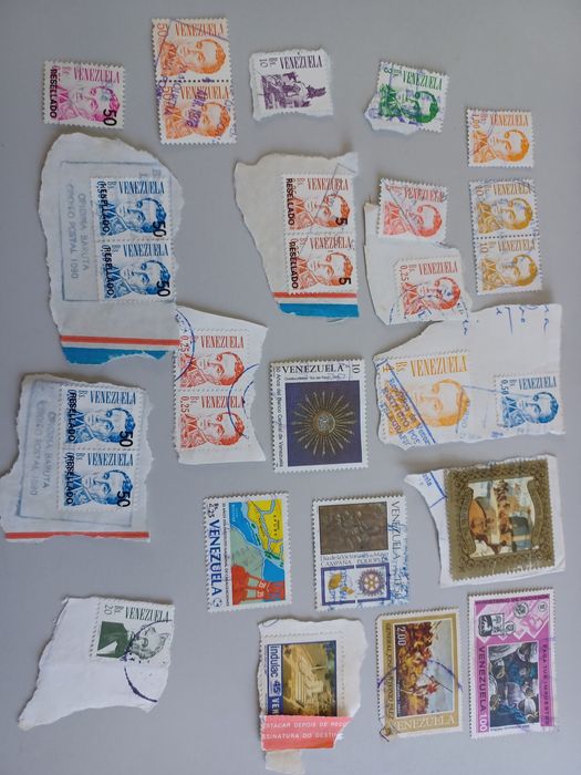 Lote de mais de 200 selos varios paises