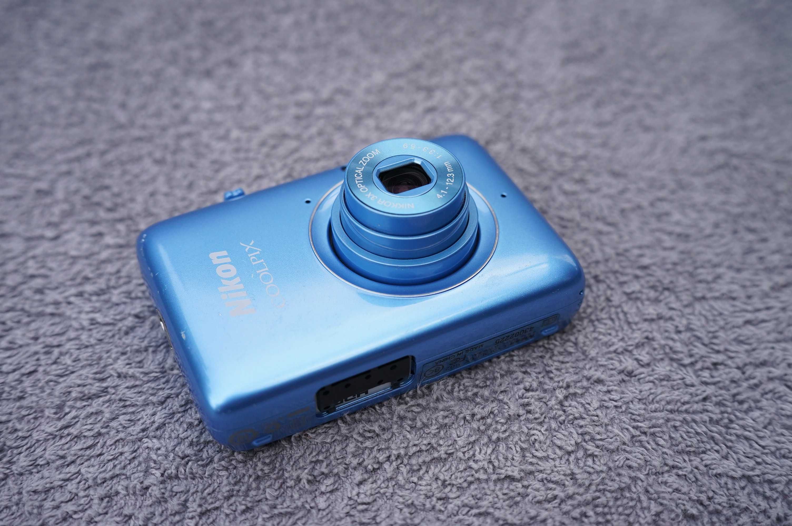 Nikon Coolpix S02, wbudowana pamięć 8GB, dotykowy wyświetlacz.