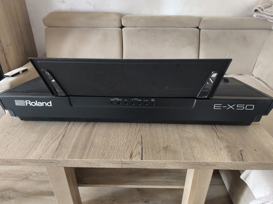 ROLAND E-X50 Keyboard