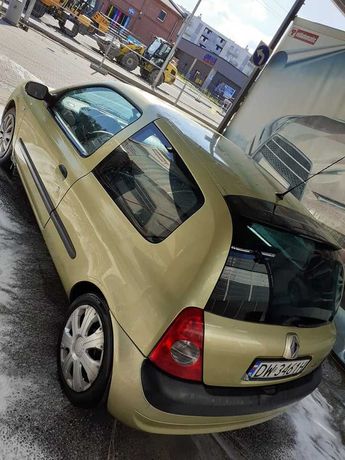 Renault Clio 2 - uszkodzony