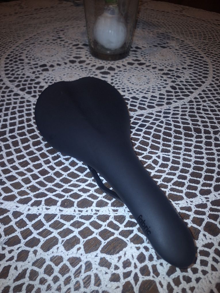 Siodełko rowerowe - FABRIC Scoop Sport Shallow - 142 mm