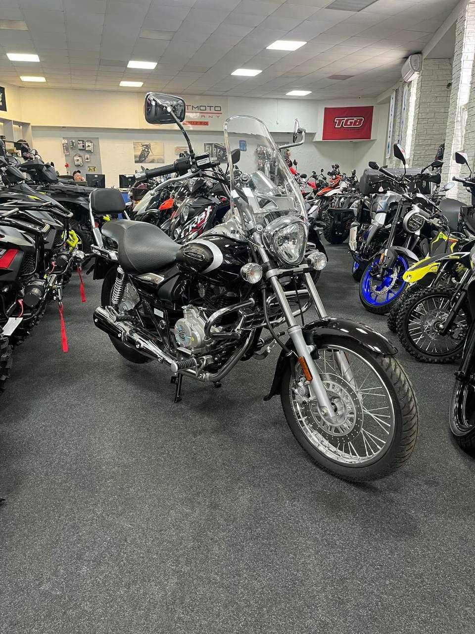 Купити мотоцикл BAJAJ AVENGER CRUISE 220