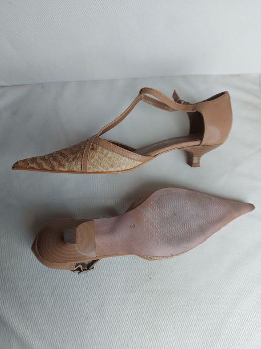 Sapatos vintage tamanho 35.5 em pele