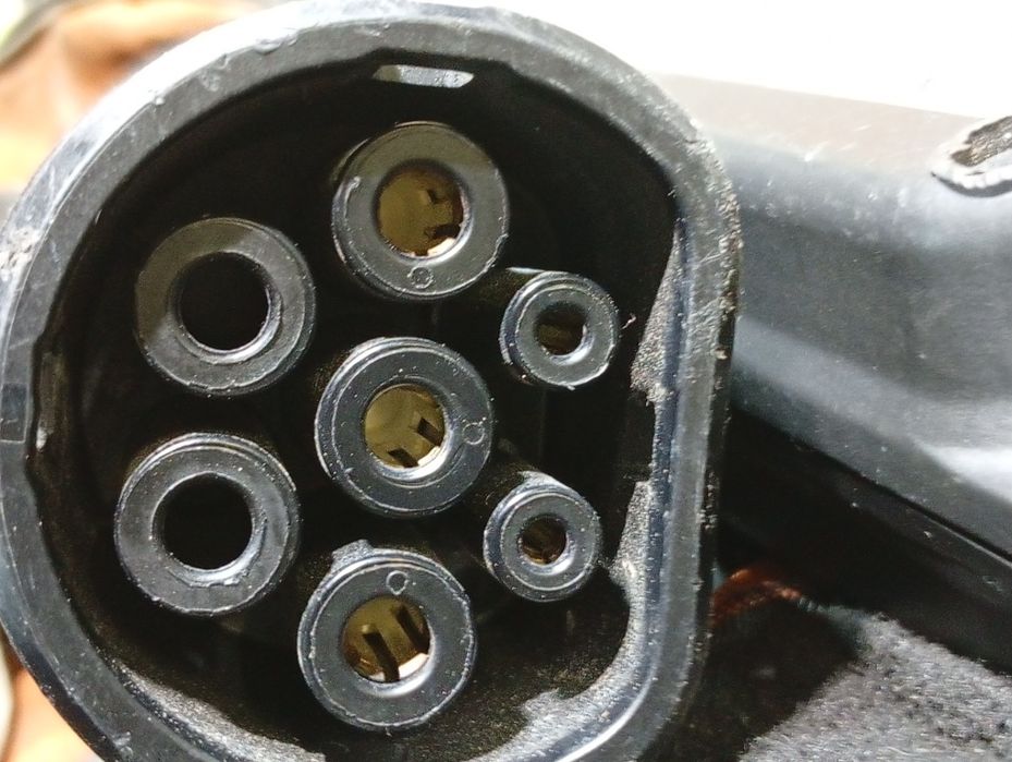 Продам зарядку оригінальну