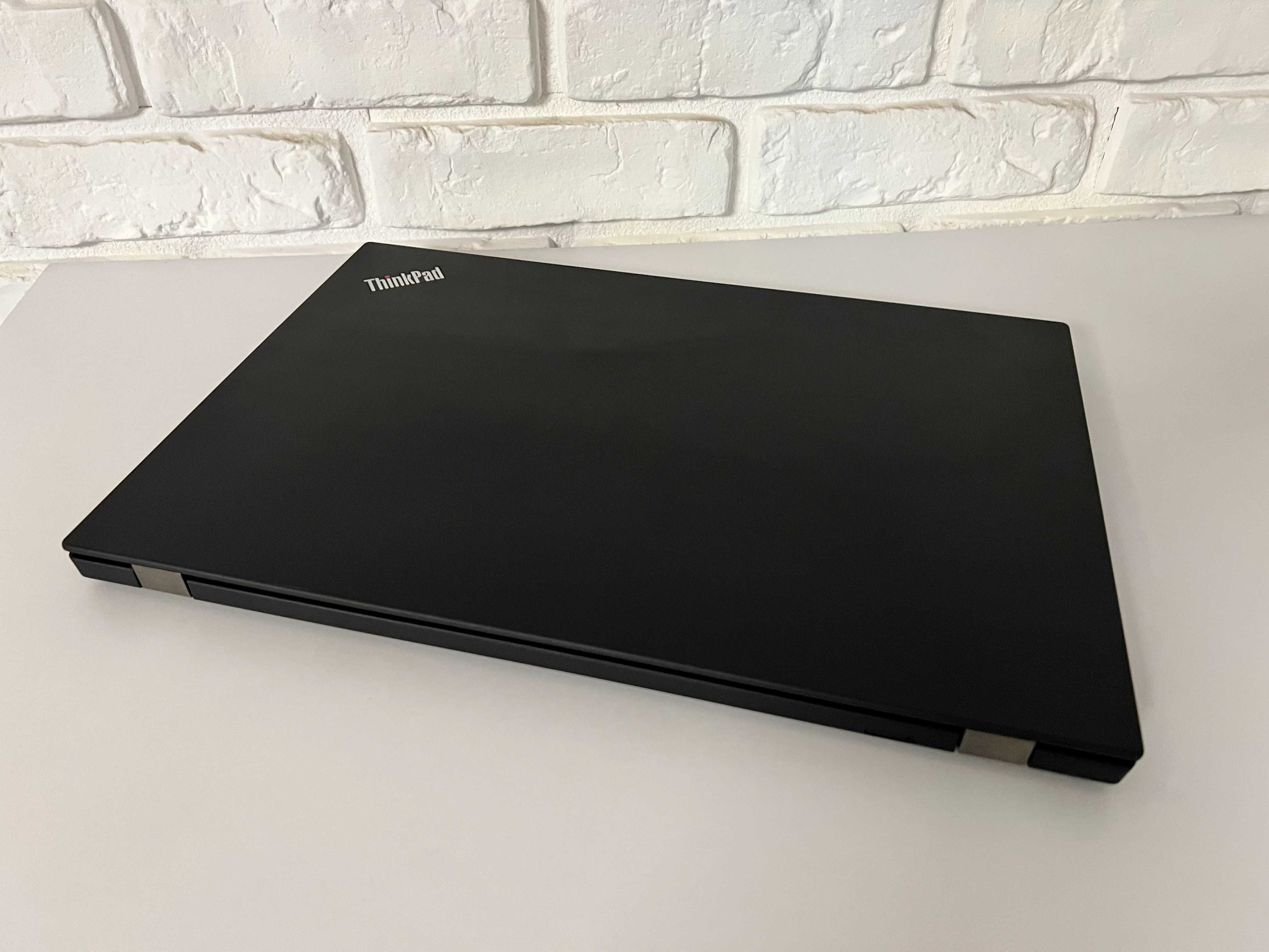 ThinkPad P15s Gen2. 4K UltraHD. 100% Adobe RGB