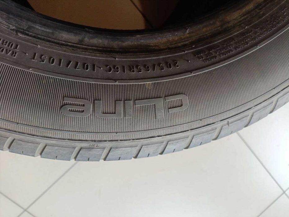 Пара шин б/у 205/65R16C 107/105T Nokian Cline