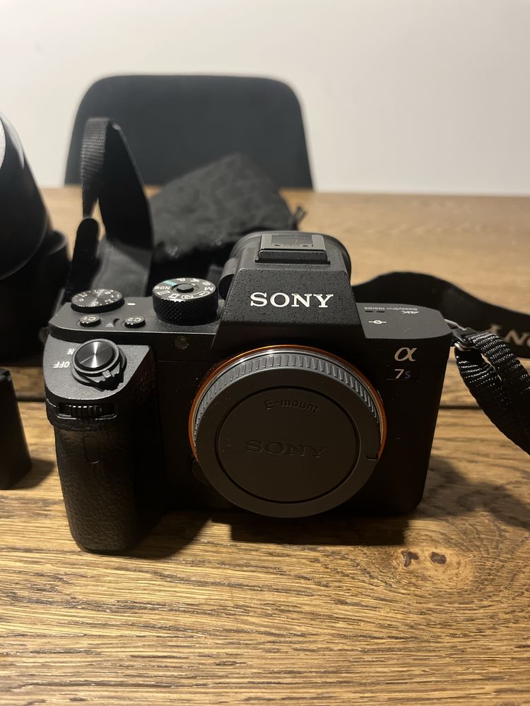 Sony a7II + 4 Baterias + Lente Samyang 50mm f/1.4