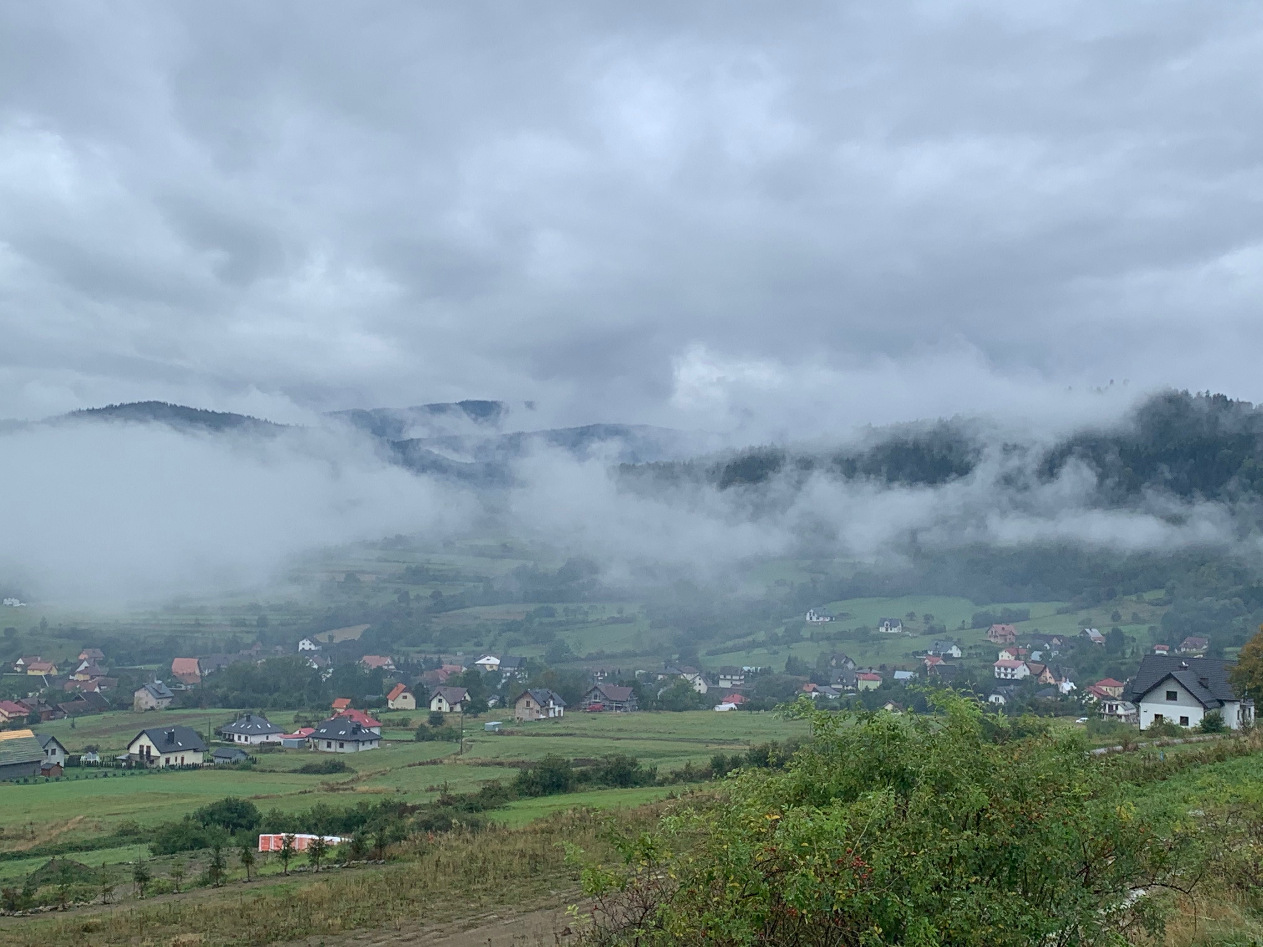 Domek w górach  . Gorce, Beskid Wyspowy.