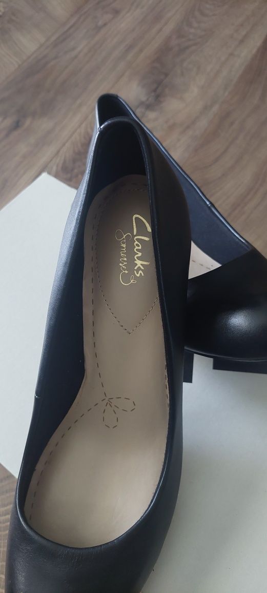 Szpilki clarks nowe